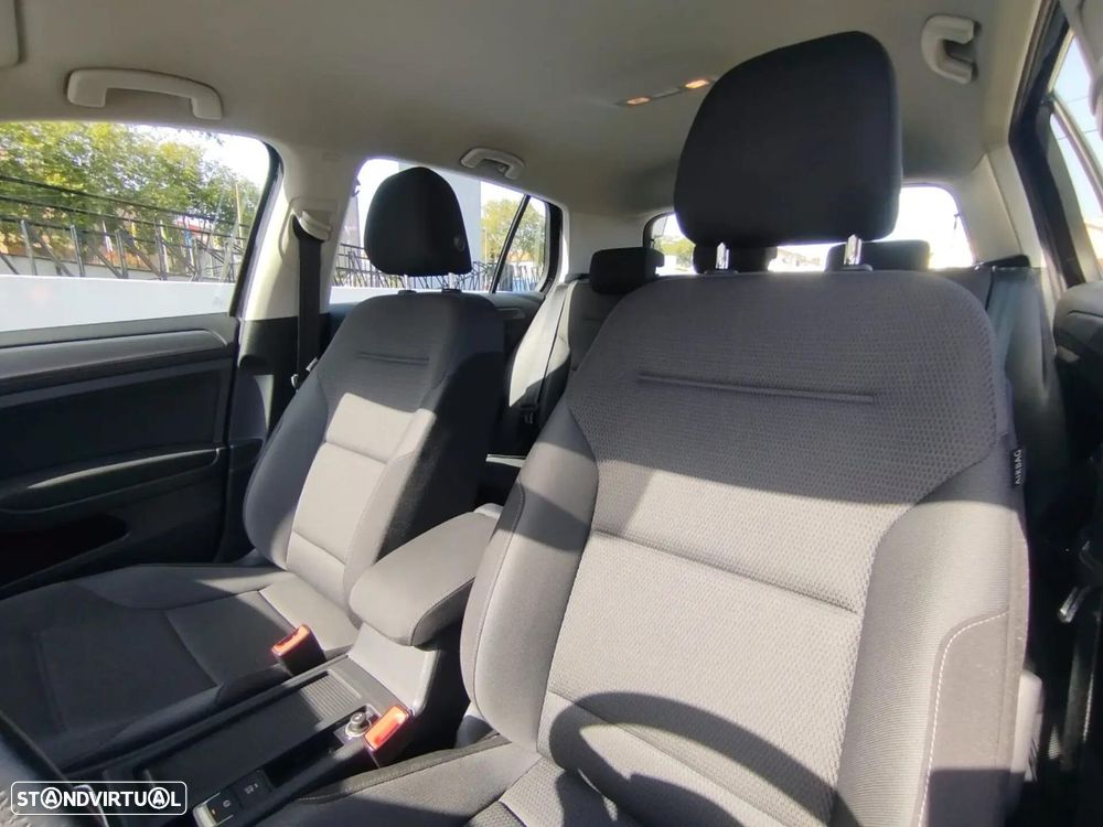 VW Golf - 26