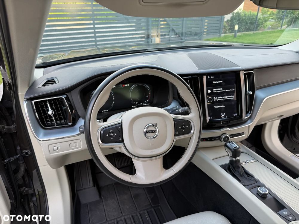 Volvo XC 60 D4 AWD Momentum - 35