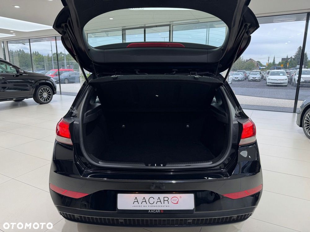 Hyundai i30 1.5 DPI Classic + - 16