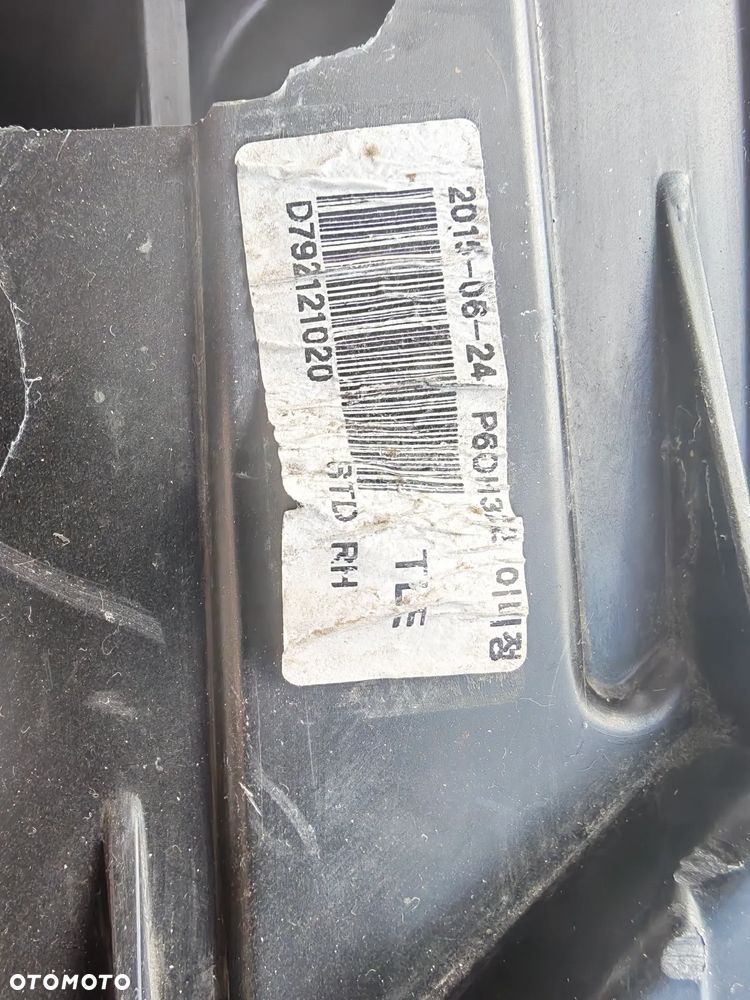 Hyundai Tuscon III  2015-2020 lampa przód  92102-D7000 - 3