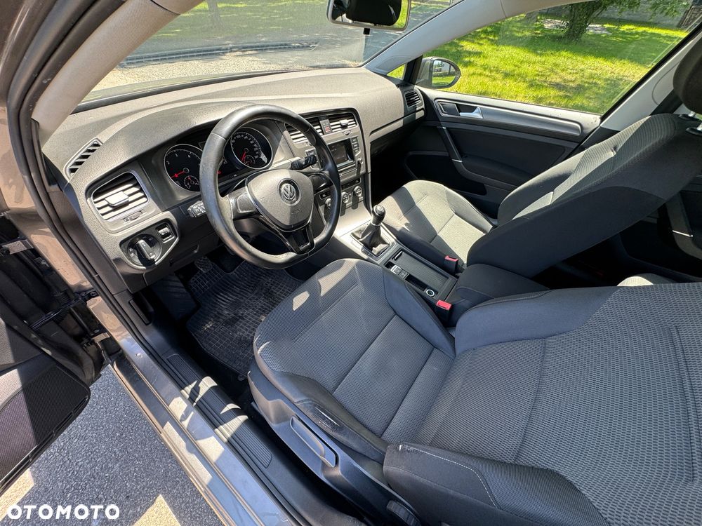 Volkswagen Golf 1.6 TDI DPF BlueMotion - 17