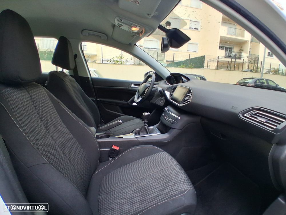Peugeot 308 - 18