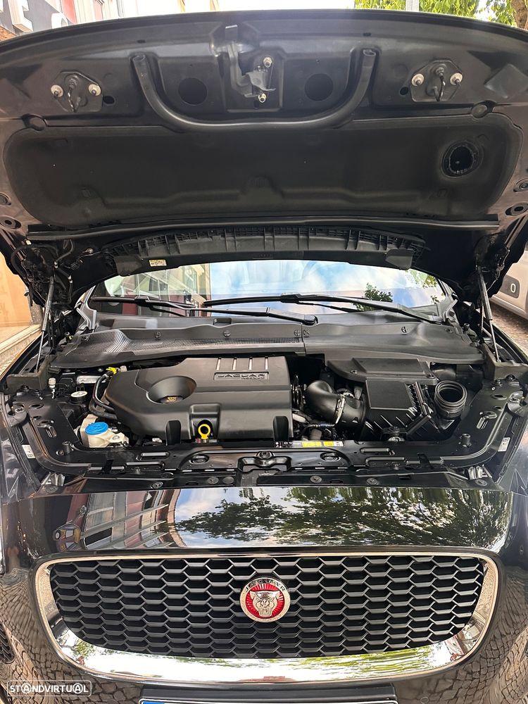 Jaguar E-Pace 2.0 i4D R-Dynamic S - 10