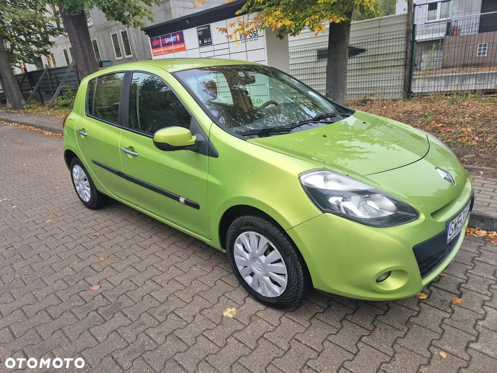 Renault Clio 2010 photo 4