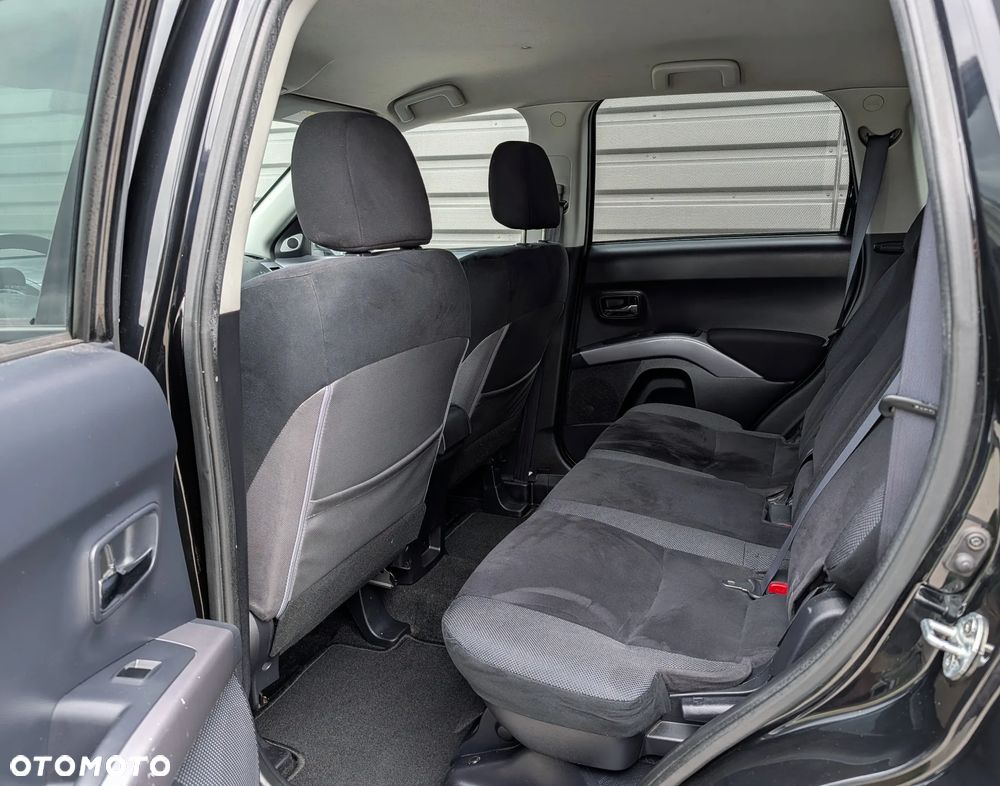 Mitsubishi Outlander 2.0 DI-D 4WD Instyle - 15