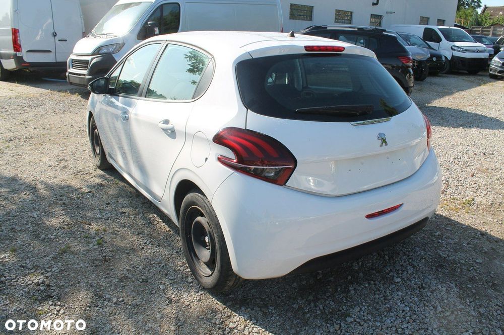 Peugeot 208 - 7