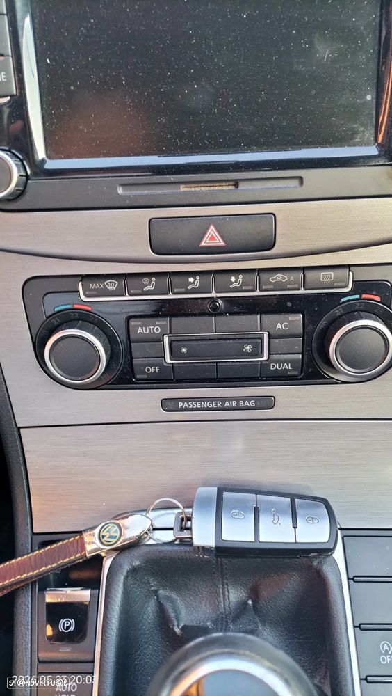 VW Passat 1.6 TDI BlueMotion - 12