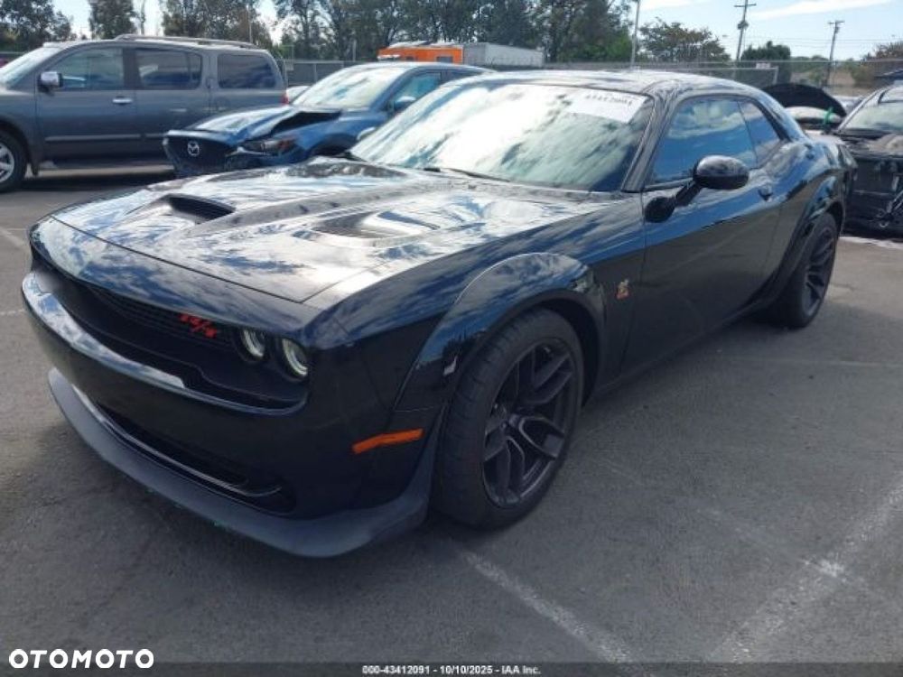 Dodge Challenger - 2