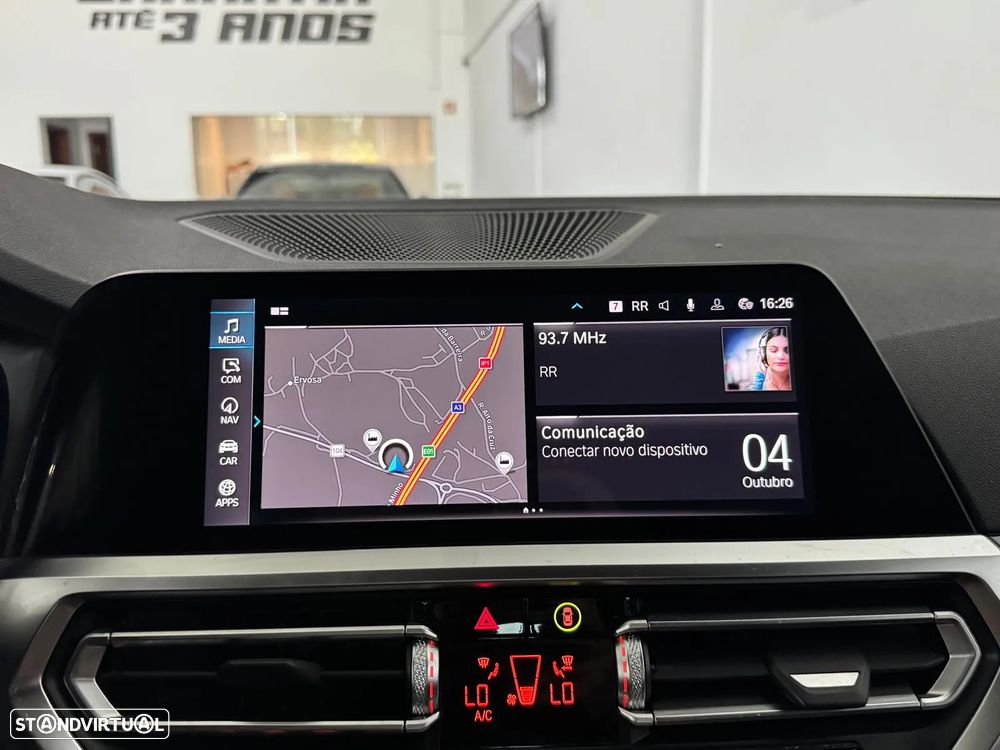BMW 330 e Touring Pack M Auto - 19