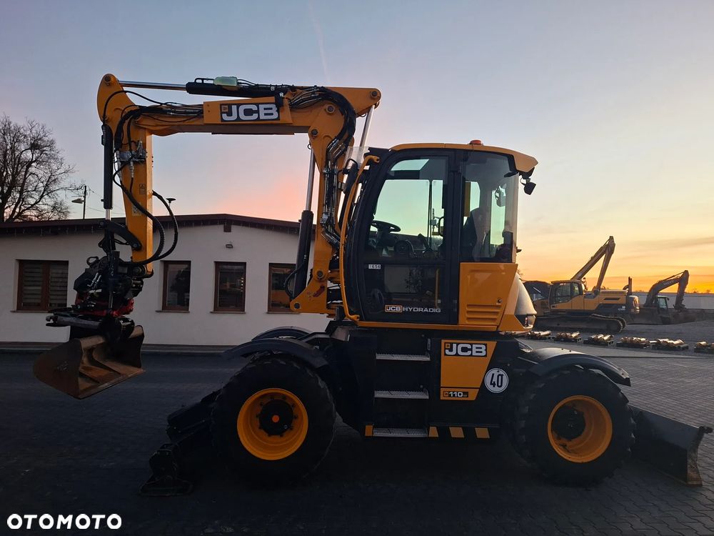 JCB HD110 ROTOTILT ze szczypcami HYDRADIG 110W - 9