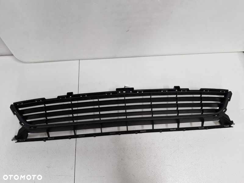 RENAULT MEGANE III 3 LIFT KRATKA ŚRODKOWA ZDERZAKA PRZÓD 622547366R - 2