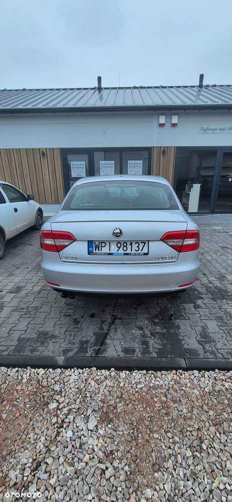 Skoda Superb 2.0 TDI Elegance - 8