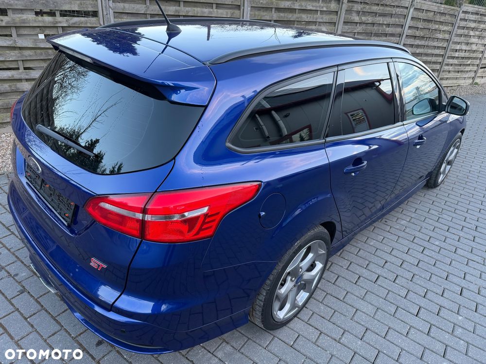 Ford Focus ST - 10