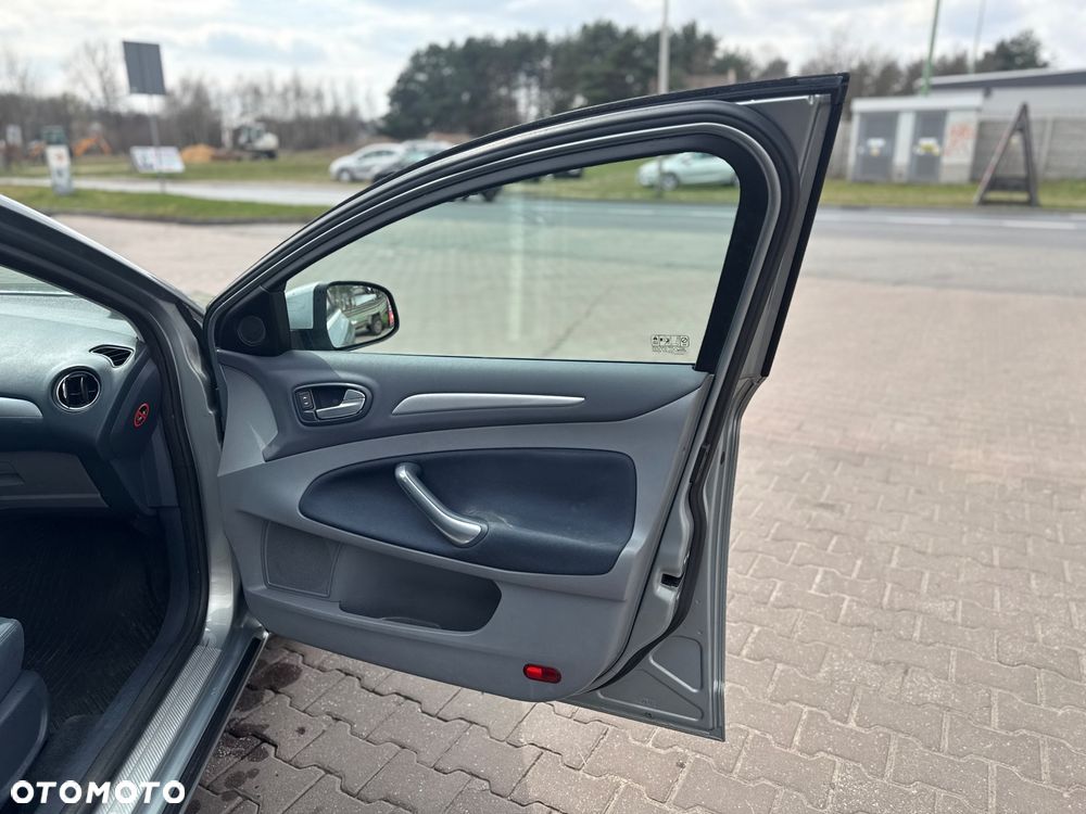 Ford Mondeo 1.8 TDCi Titanium - 16