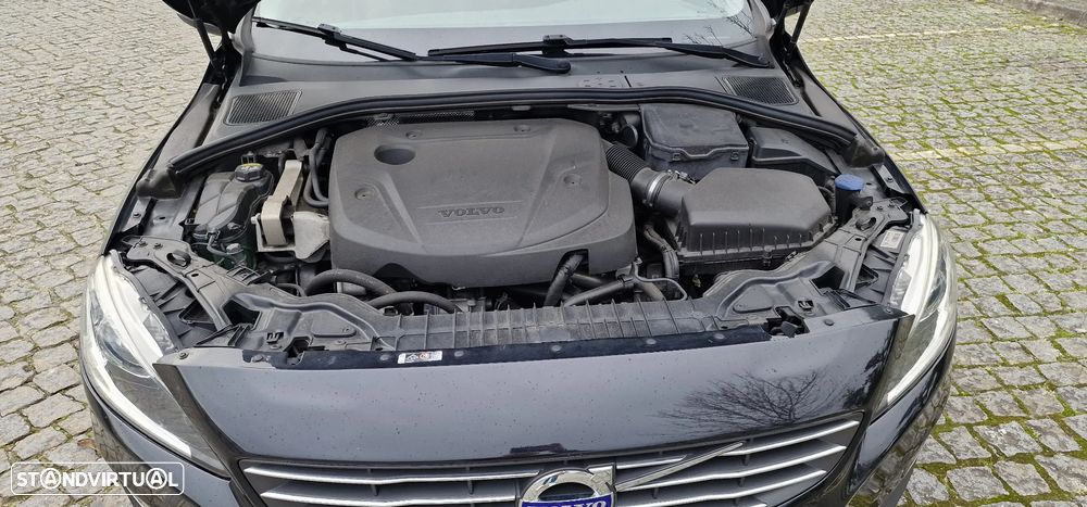 Volvo V60 2.0 D2 Momentum - 17