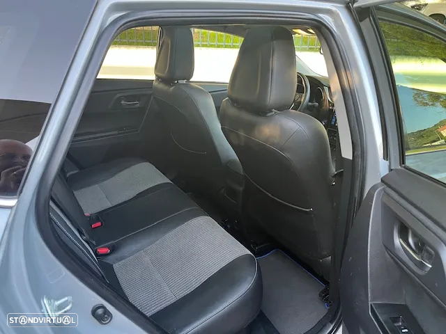 Toyota Auris 1.8 HSD Exclusive +TSS+Navi - 23