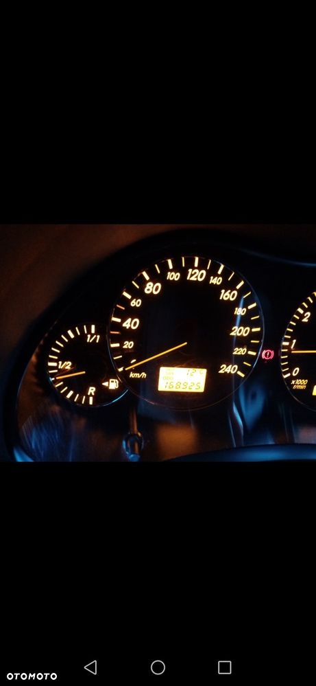 Toyota Avensis - 6