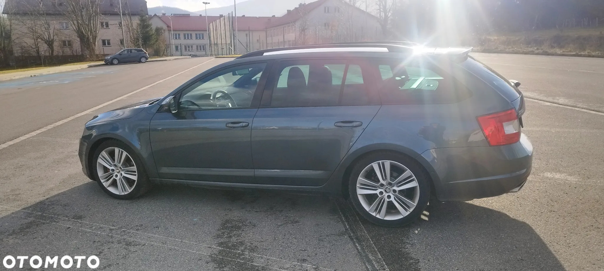 Skoda Octavia Combi 2.0 TDI 4x4 DSG RS - 9
