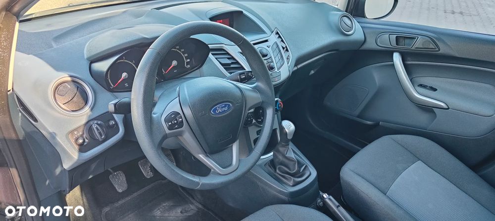 Ford Fiesta - 35