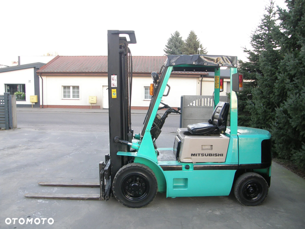 Mitsubishi FD25 przesuw wózek widłowy z Niemiec
