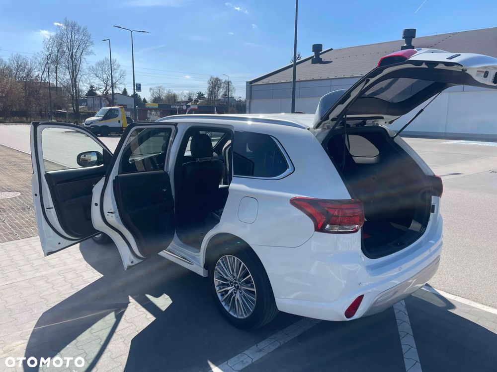 Mitsubishi Outlander - 14