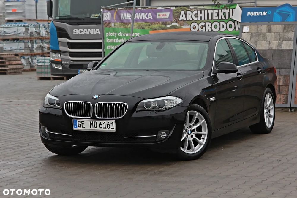 BMW Seria 5 528i - 5