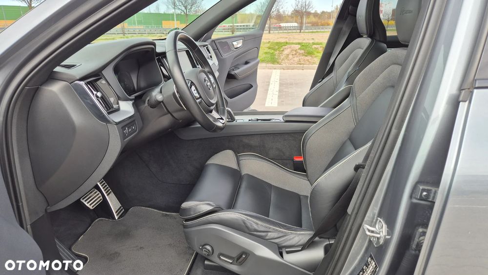 Volvo XC 60 T8 AWD Plug-In Hybrid R-Design - 8