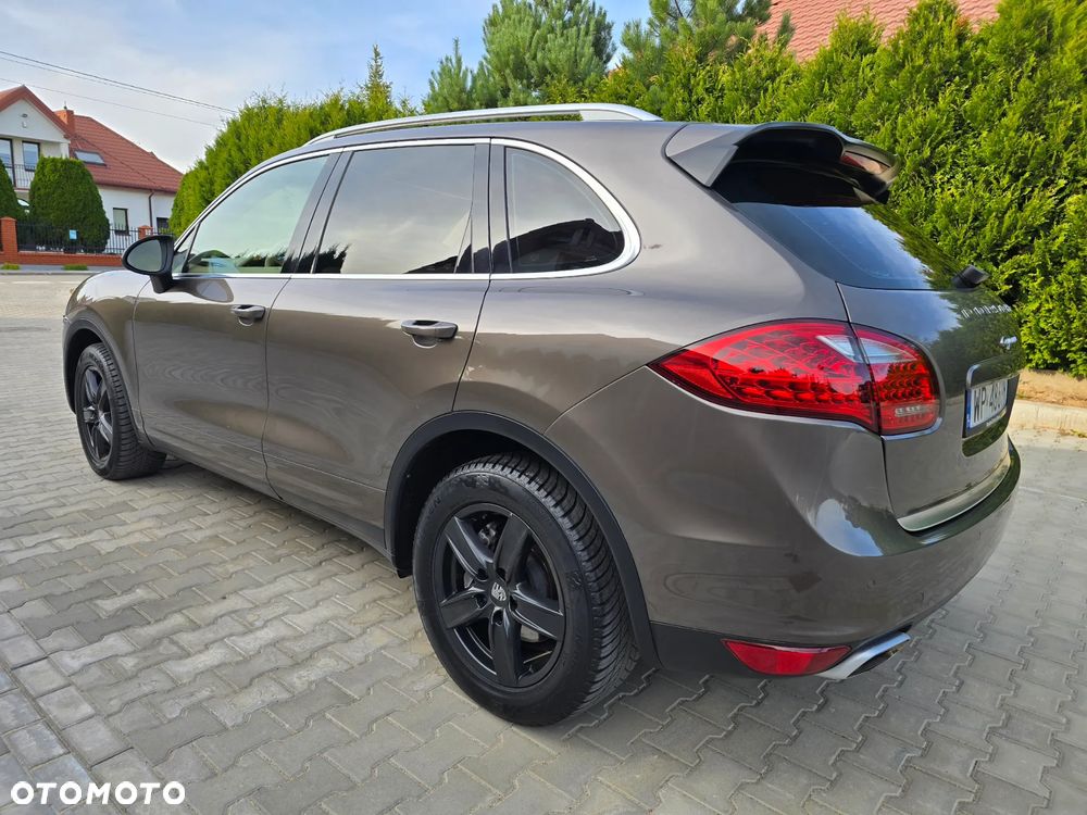 Porsche Cayenne Platinum Edition - 10