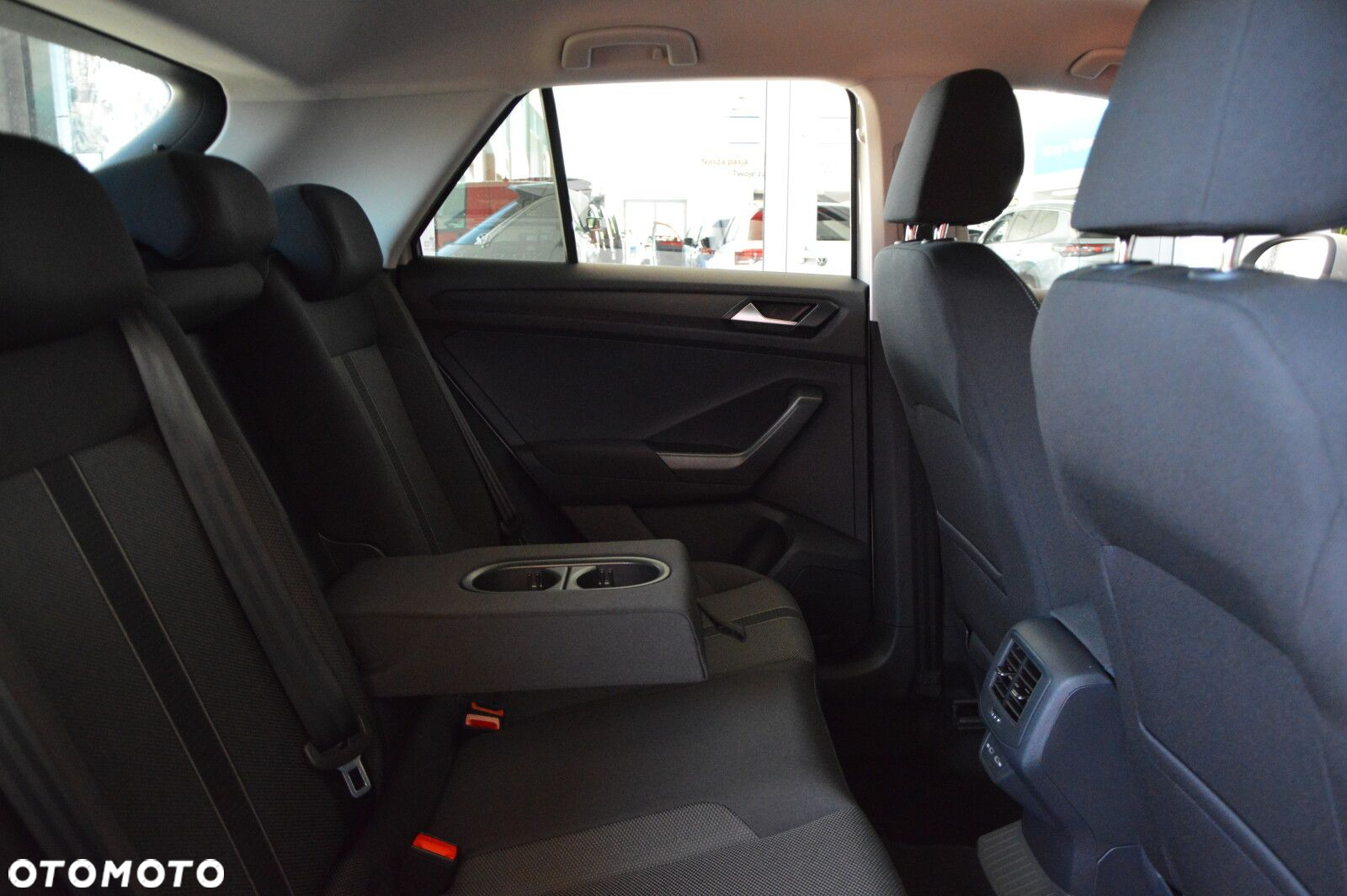 Volkswagen T-Roc - 22