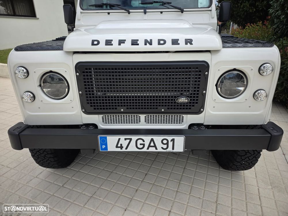 Land Rover Defender 90 2.4 CRD S - 23