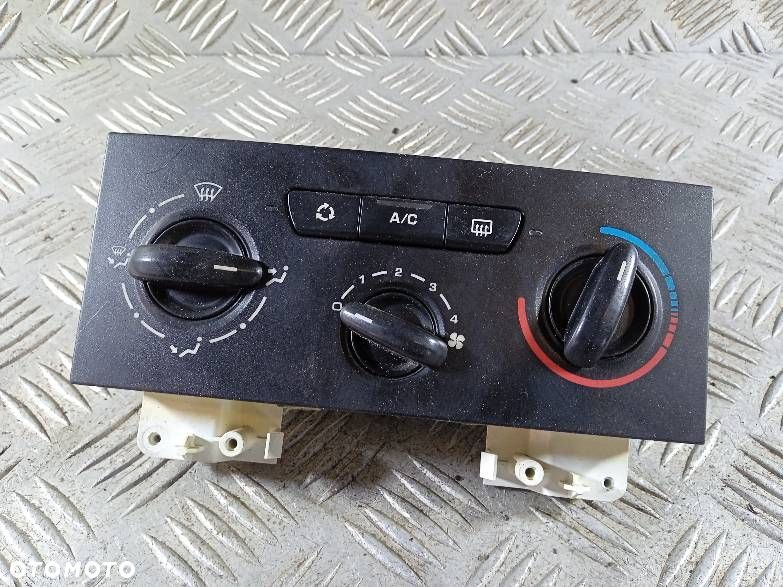 PANEL NAWIEWU KLIMATYZACJI CITROEN C4 - 1