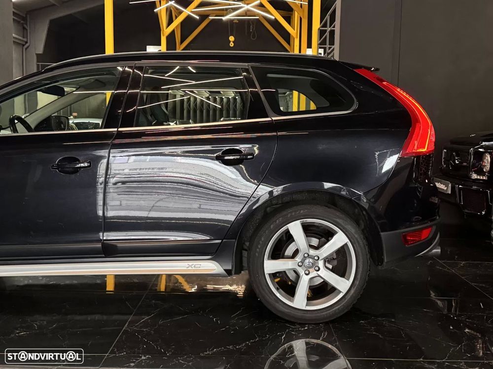 Volvo XC 60 2.0 D4 R-Design Start/Stop - 10