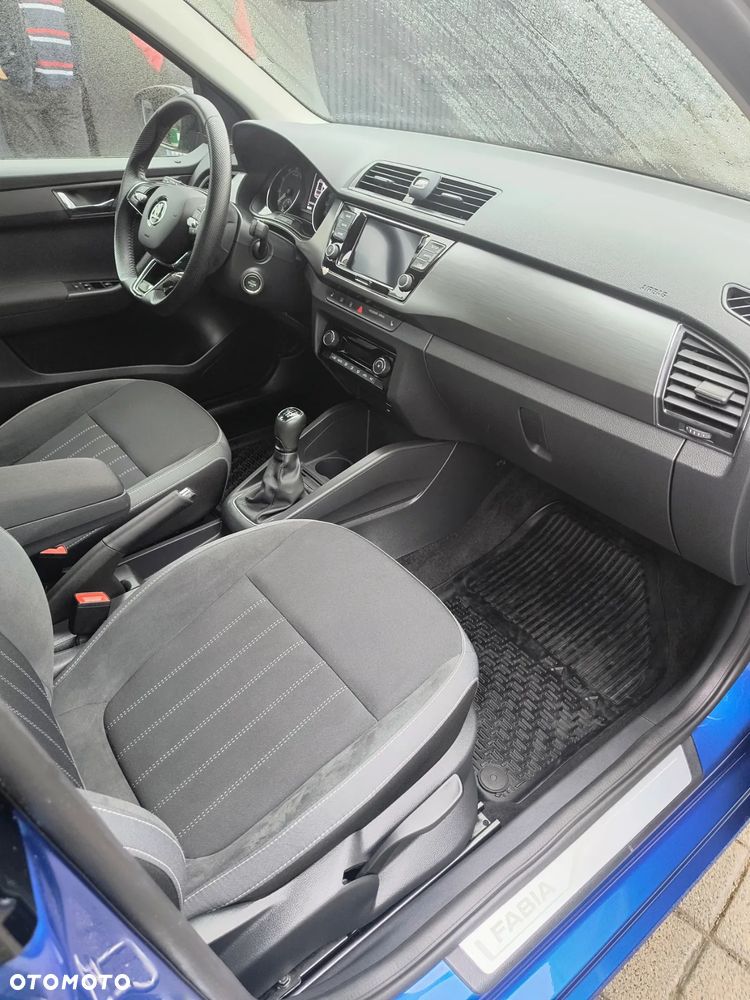 Skoda Fabia 1.0 TSI Style Color - 11