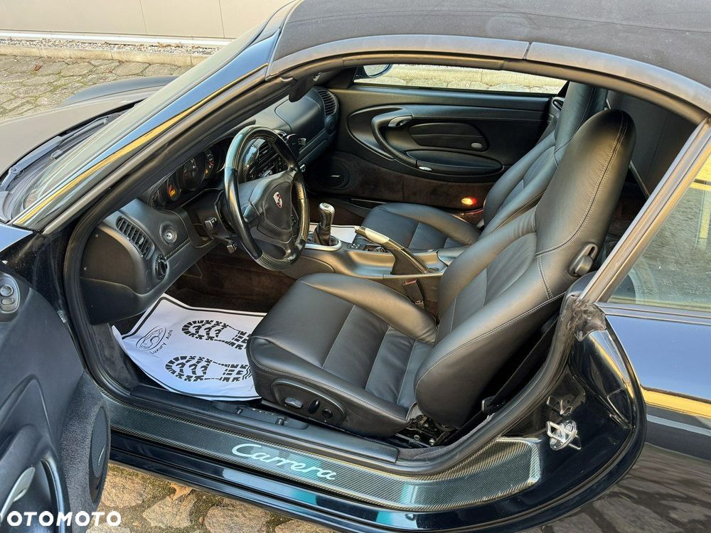 Porsche 911 Carrera 4 Cabrio - 17