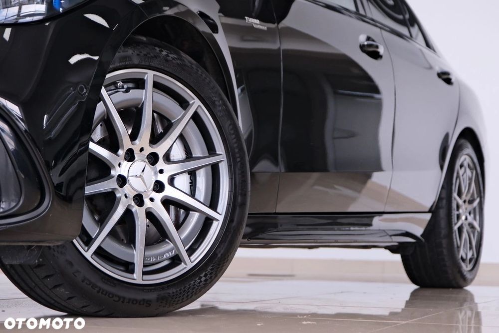 Mercedes-Benz C-Class 2025 photo 4