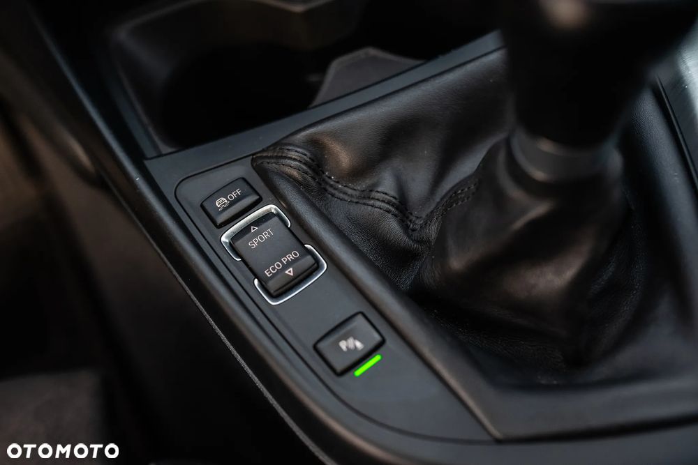 BMW Seria 1 116i - 35