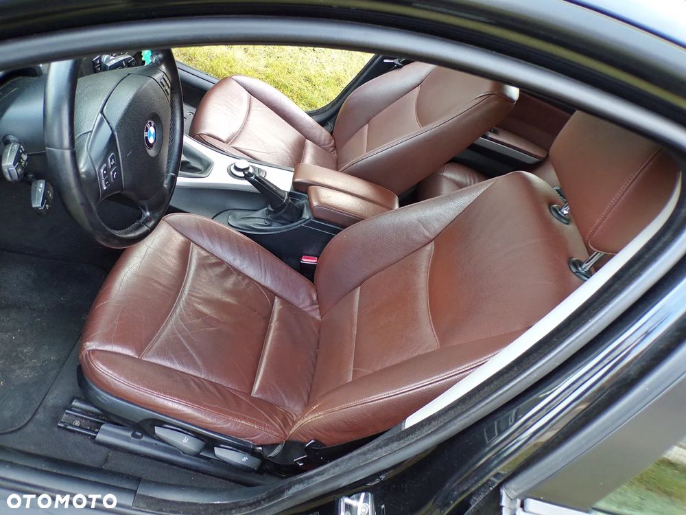 BMW Seria 3 320d DPF Efficient Dynamics Edition - 24