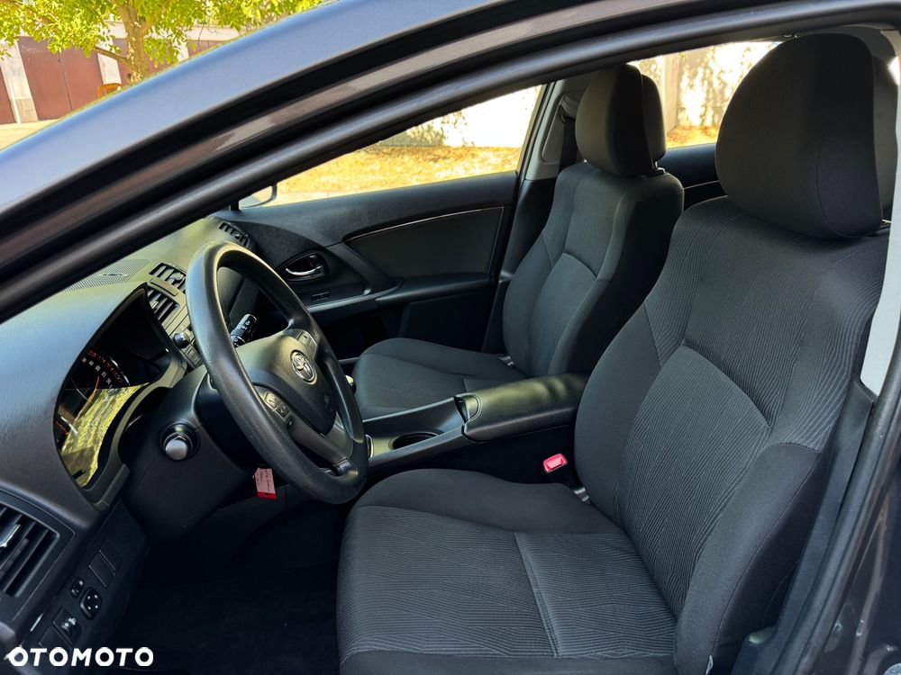Toyota Avensis 1.6 Luna - 15