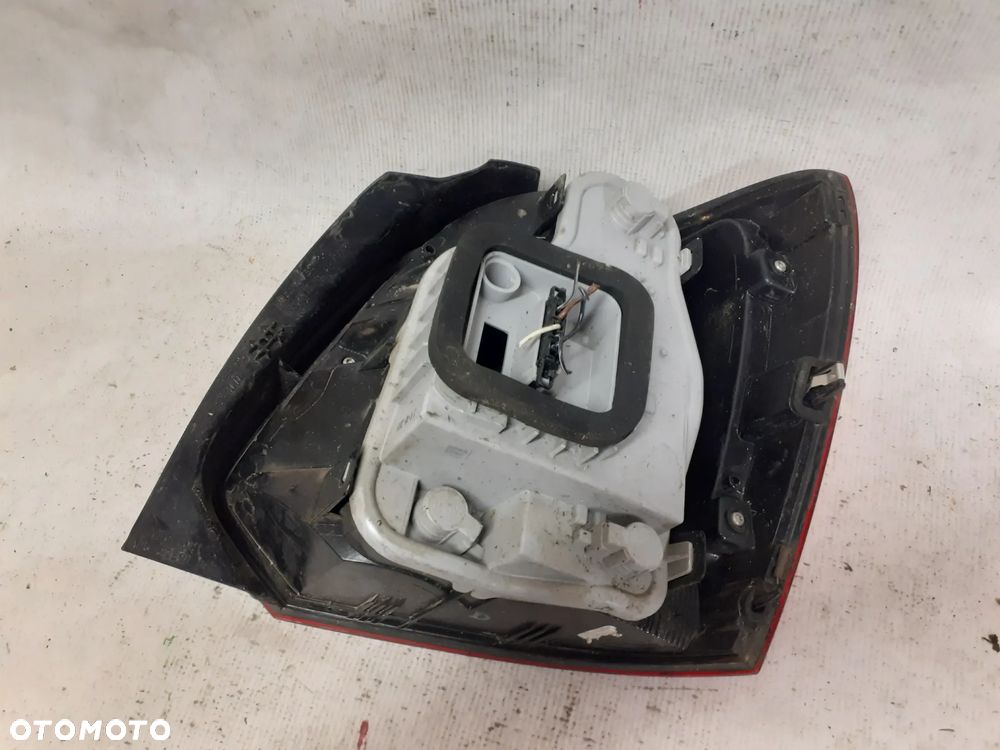 .  TYL TYLNA LAMPA  LEWA VOLKSWAGEN POLO 6R - 3
