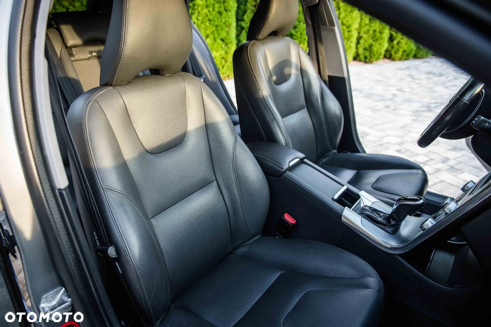 Volvo V60 Cross Country T5 AWD Summum - 29