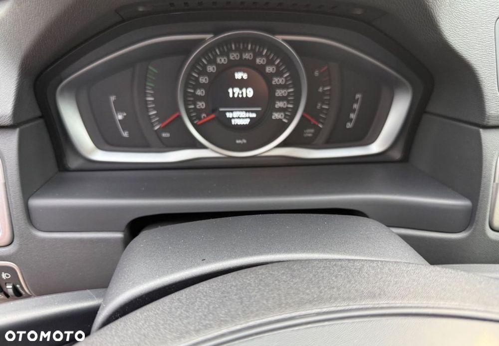 Volvo V70 D2 Geartronic Powershift Kinetic - 14