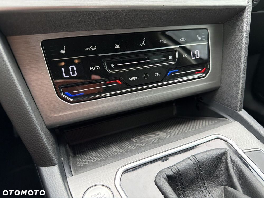 Volkswagen Passat - 16