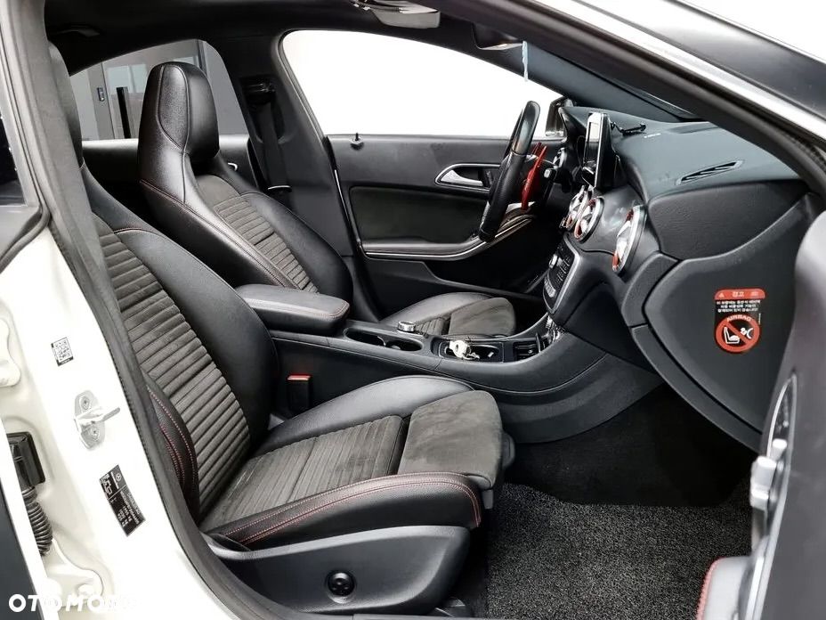 Mercedes-Benz CLA - 8