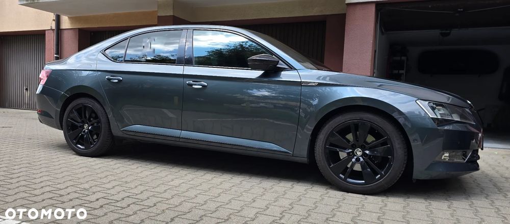 Skoda Superb 2.0 TDI SCR 4x4 Sportline DSG - 8