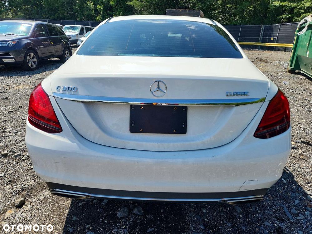 Mercedes-Benz Klasa C 300 9G-TRONIC Exclusive - 6