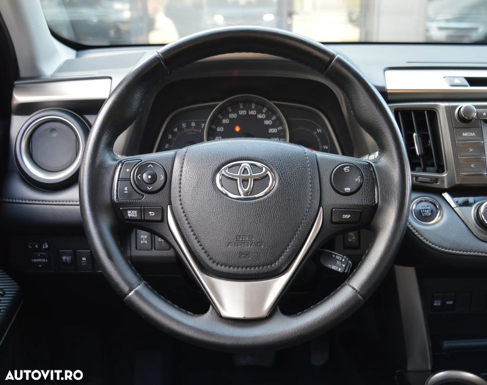 Toyota RAV4 2.2 D-4D 4x4 Automatik Edition - 26