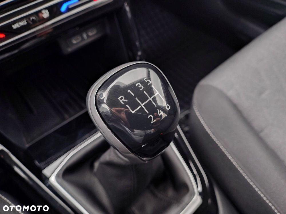 Volkswagen T-Cross - 27