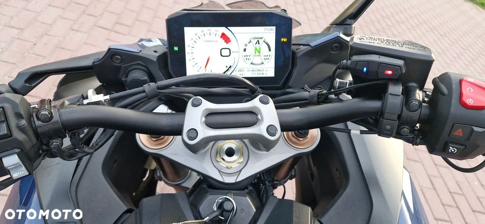 Suzuki GSX - 37
