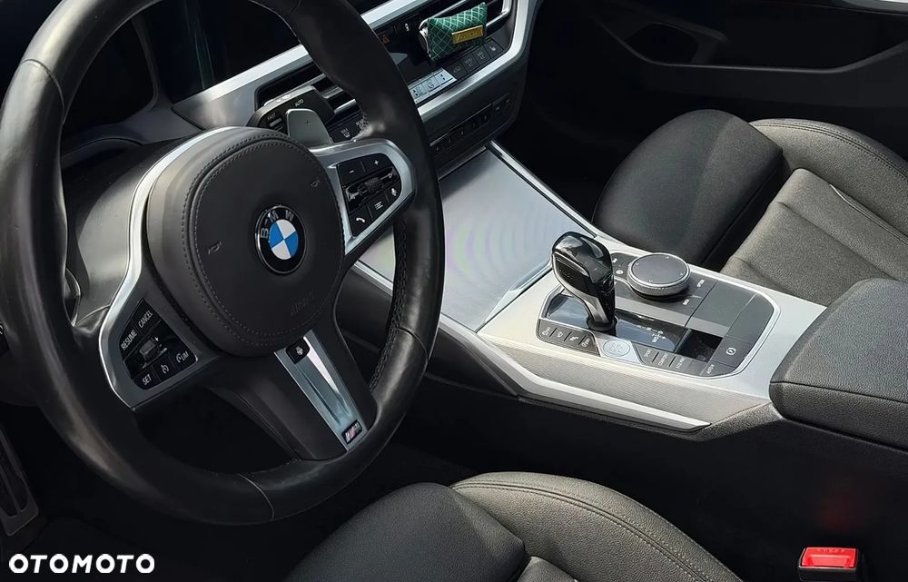 BMW Seria 3 330i xDrive Edition M Sport Shadow - 8