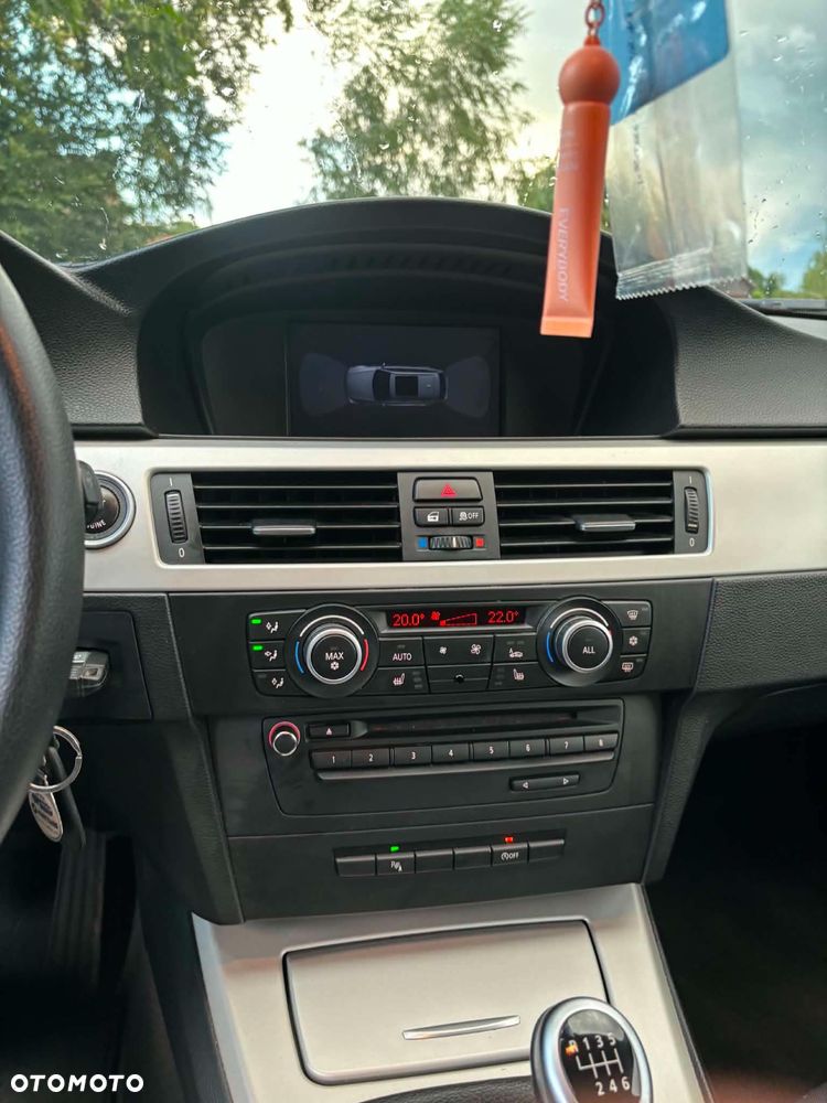 BMW Seria 3 318d DPF - 28